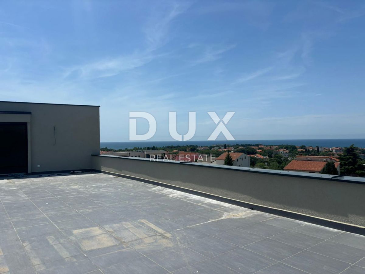 ISTRIA, PARENZO - Attico esclusivo con terrazza sul tetto e vista mare aperta! SCONTATO!