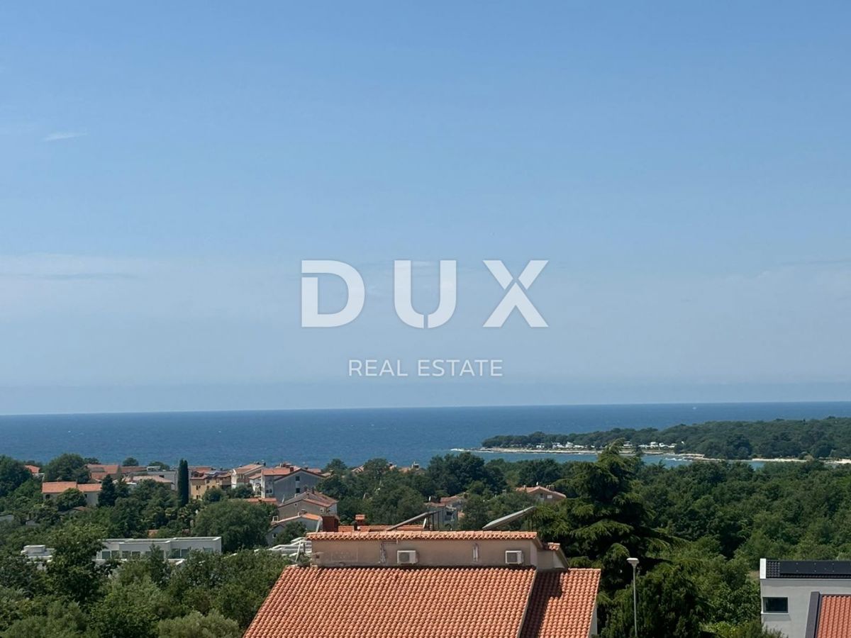ISTRIA, PARENZO - Attico esclusivo con terrazza sul tetto e vista mare aperta! SCONTATO!