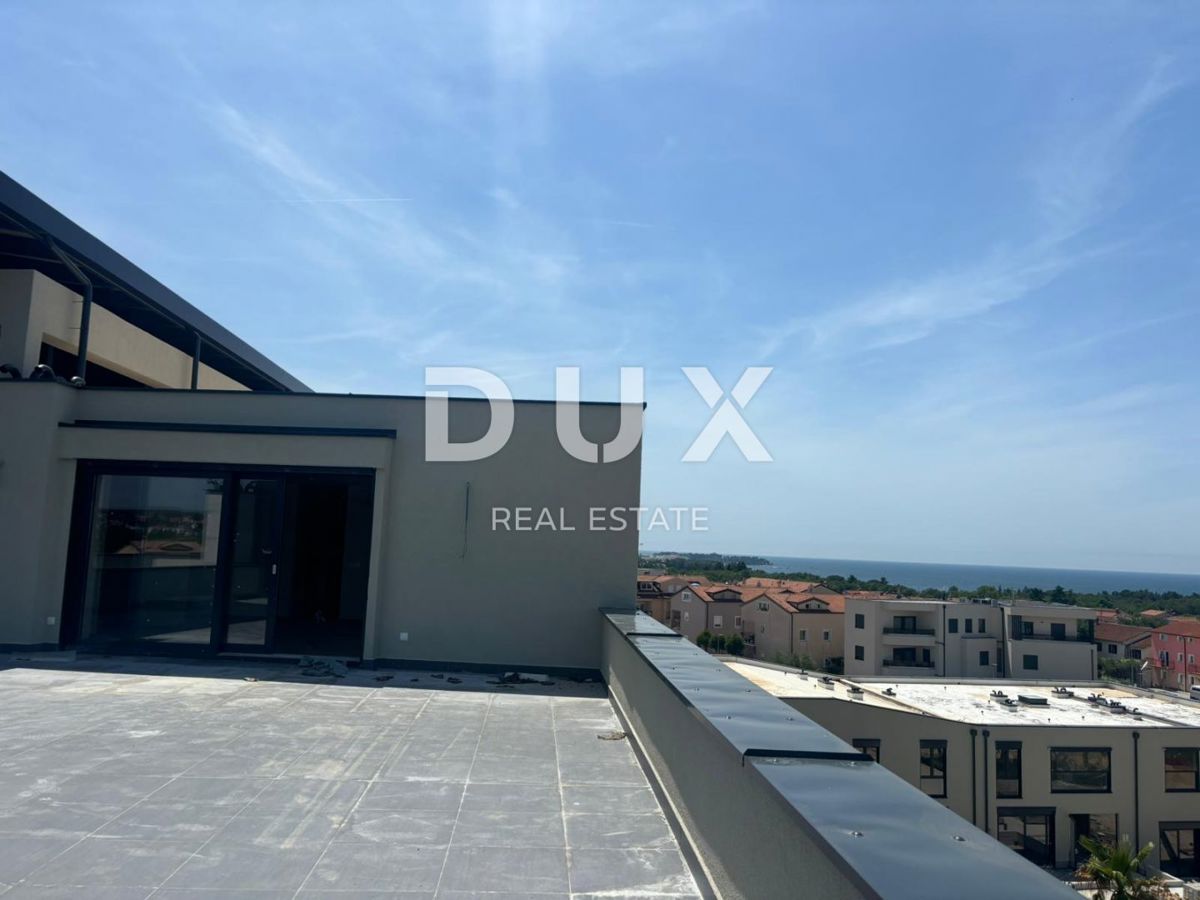 ISTRIA, PARENZO - Attico esclusivo con terrazza sul tetto e vista mare aperta! SCONTATO!