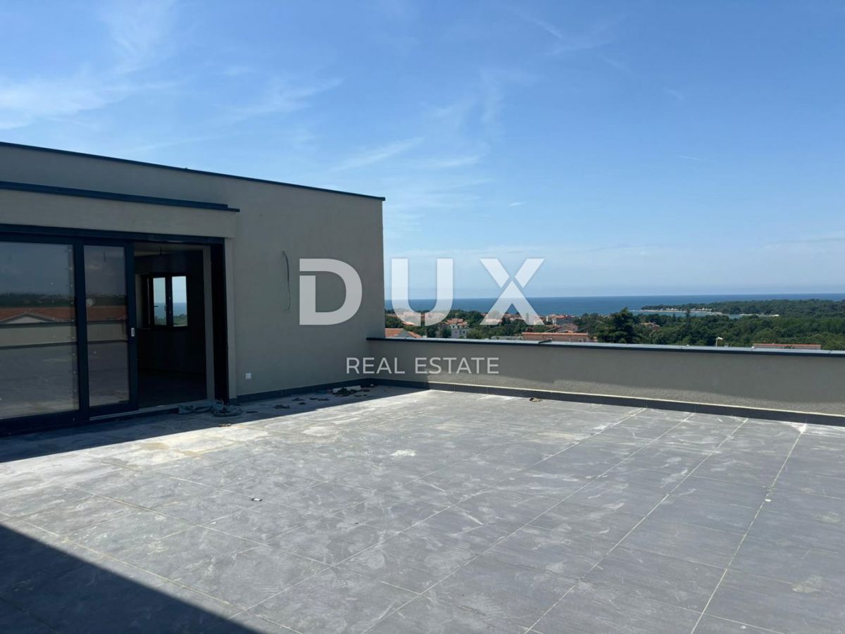 ISTRIA, PARENZO - Attico esclusivo con terrazza sul tetto e vista mare aperta! SCONTATO!