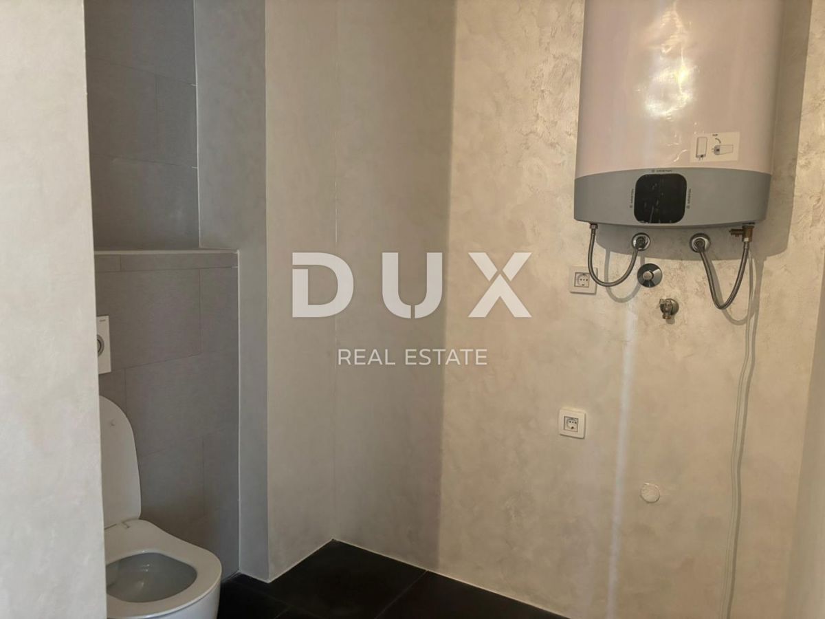 ISTRIA, PARENZO - Attico esclusivo con terrazza sul tetto e vista mare aperta! SCONTATO!