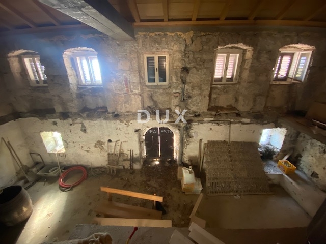 RIJEKA, VIŠKOVO - casa e annesso + cortile con vista mare! OPPORTUNITÀ!