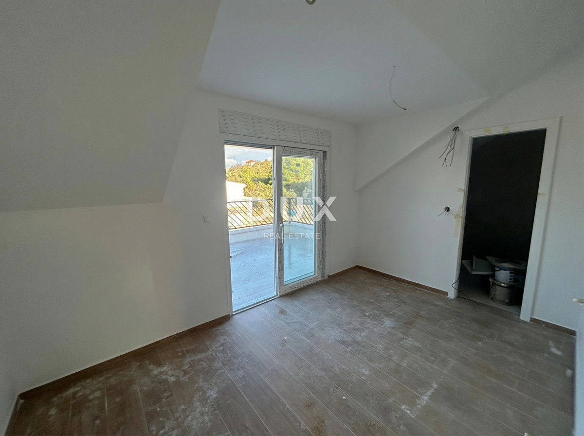 ROGOZNICA, STIVAŠNICA – Attico con una vista mare fenomenale