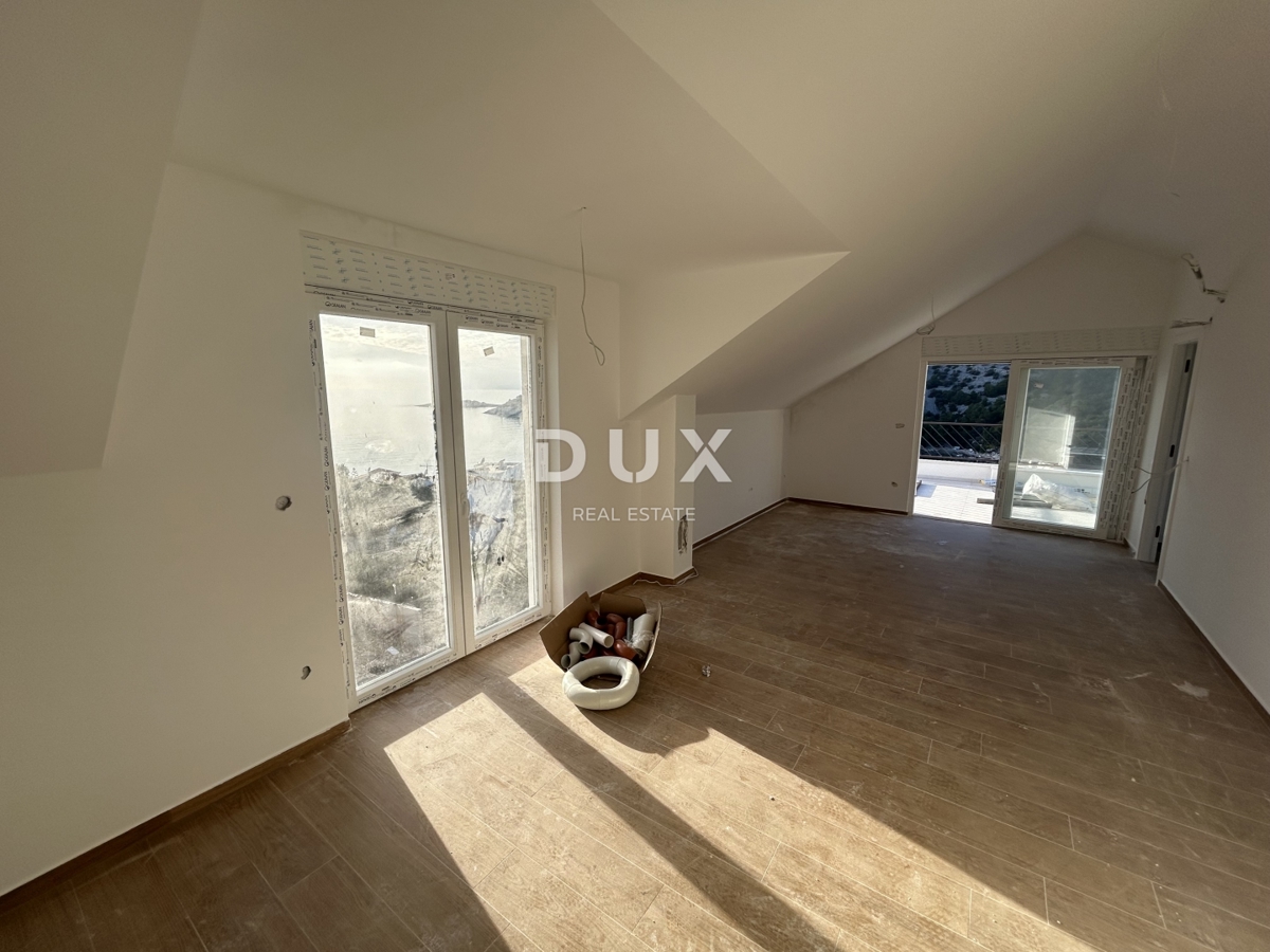 ROGOZNICA, STIVAŠNICA – Attico con una vista mare fenomenale