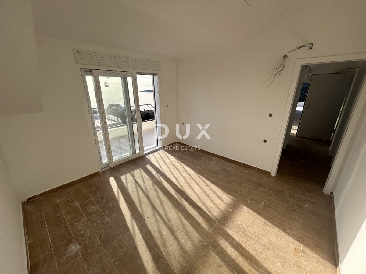 ROGOZNICA, STIVAŠNICA – Attico con una vista mare fenomenale