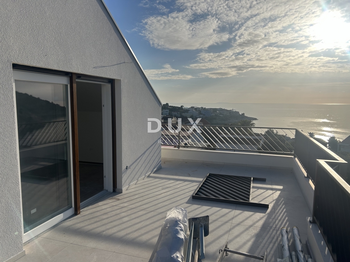 ROGOZNICA, STIVAŠNICA – Attico con una vista mare fenomenale