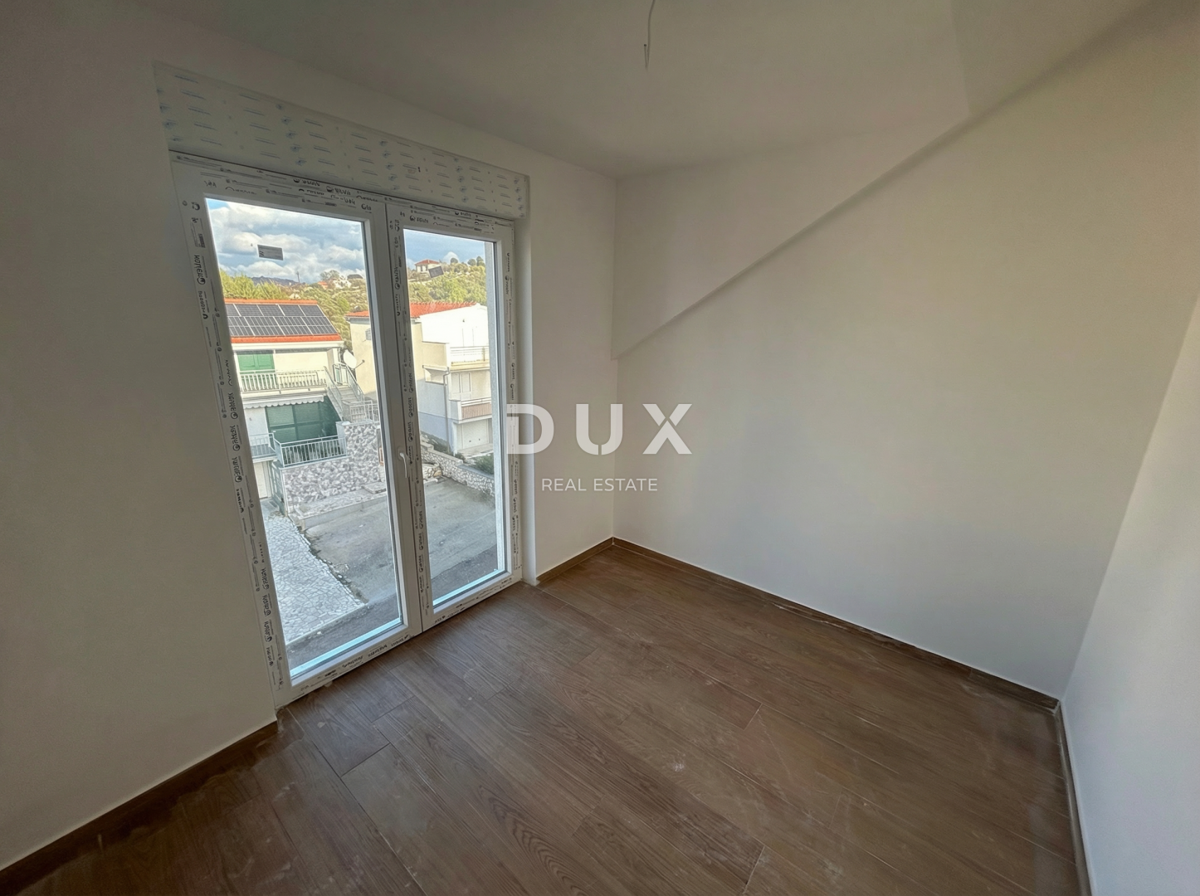 ROGOZNICA, STIVAŠNICA – Attico con una vista mare fenomenale