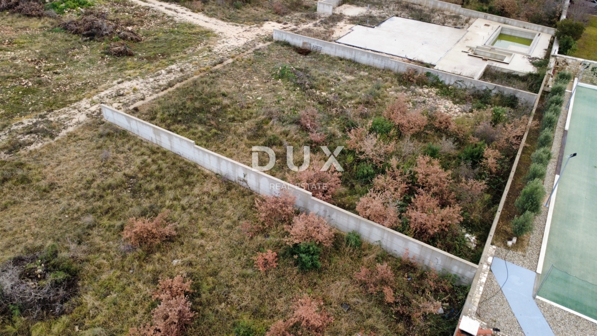 ZADAR, MURVICA - Terreno edificabile con progetto!