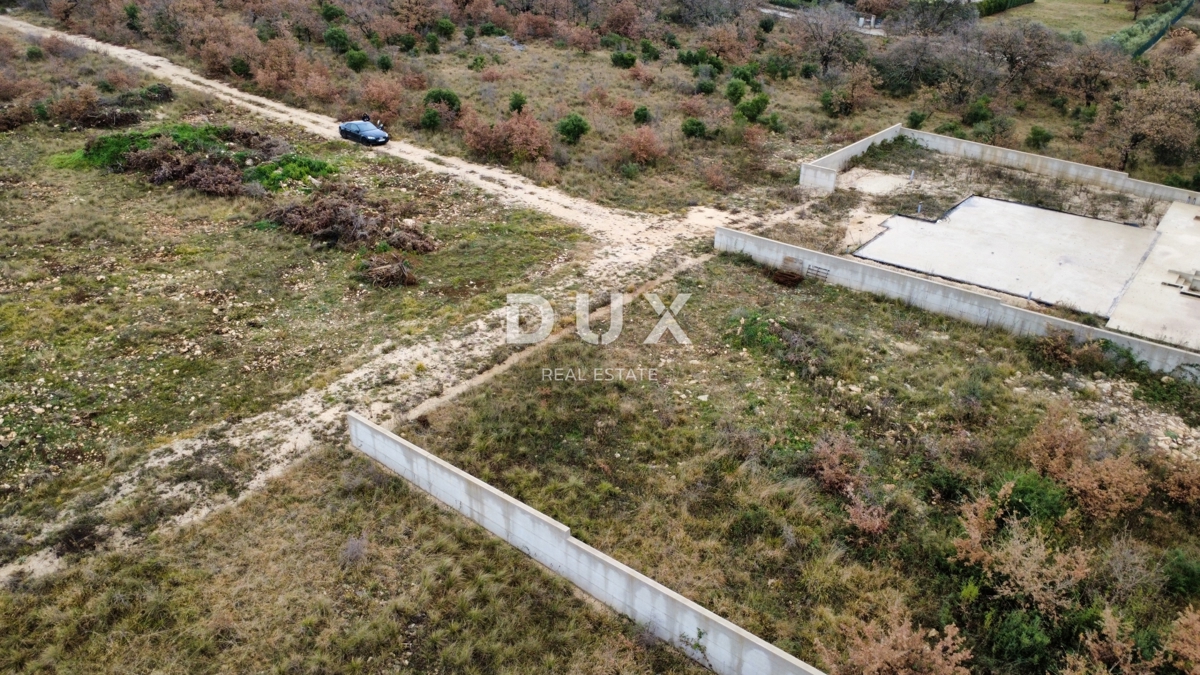 ZADAR, MURVICA - Terreno edificabile con progetto!