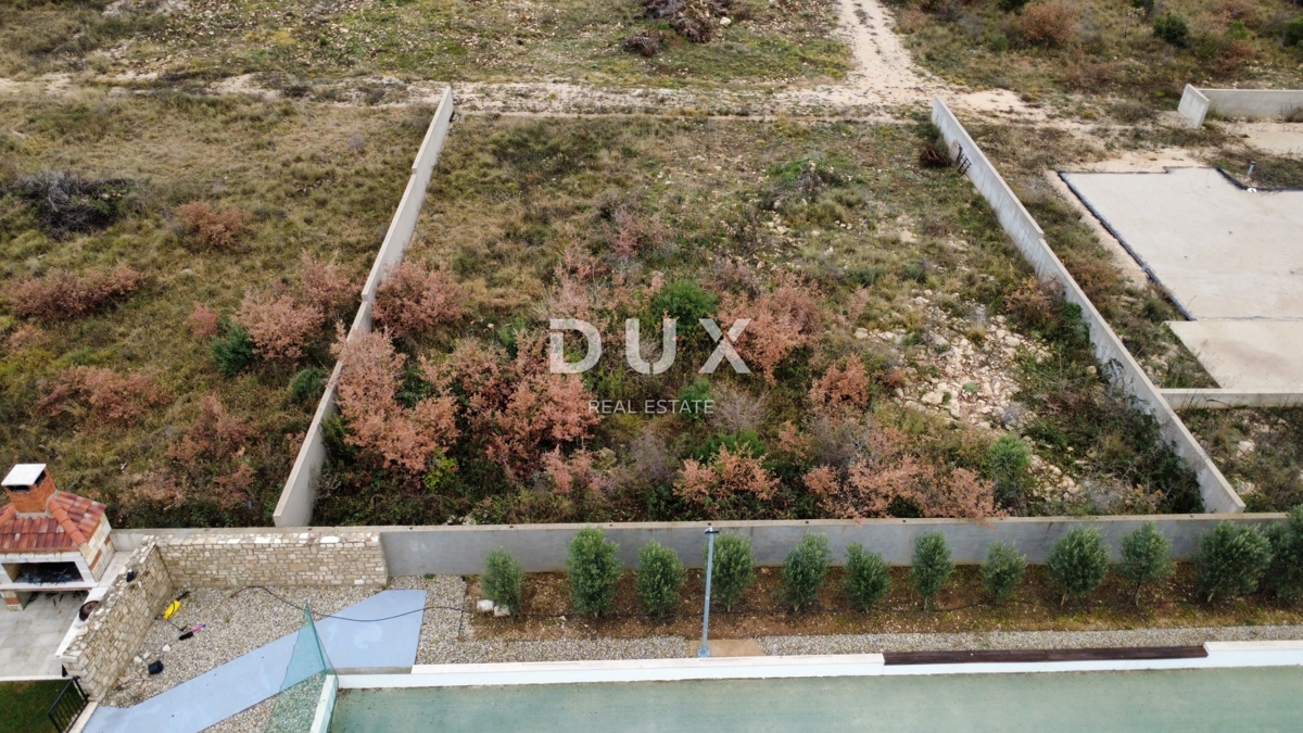 ZADAR, MURVICA - Terreno edificabile con progetto!