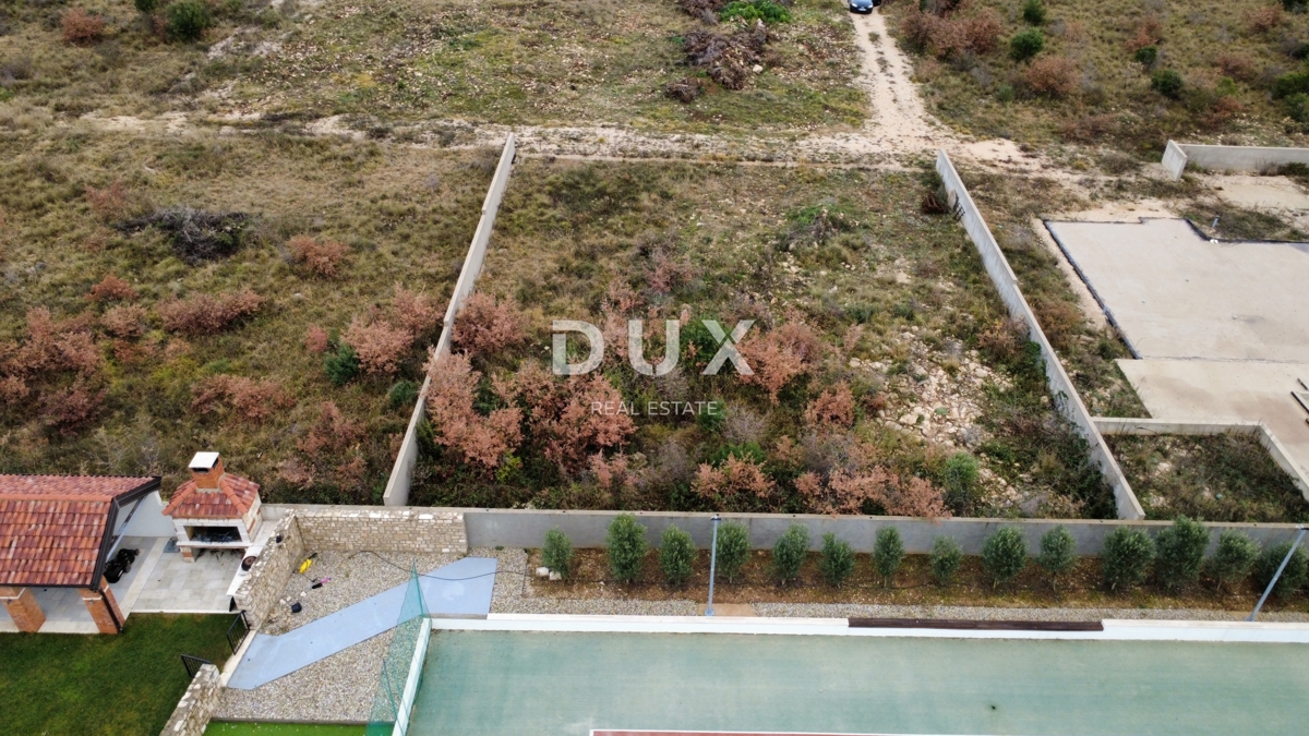 ZADAR, MURVICA - Terreno edificabile con progetto!