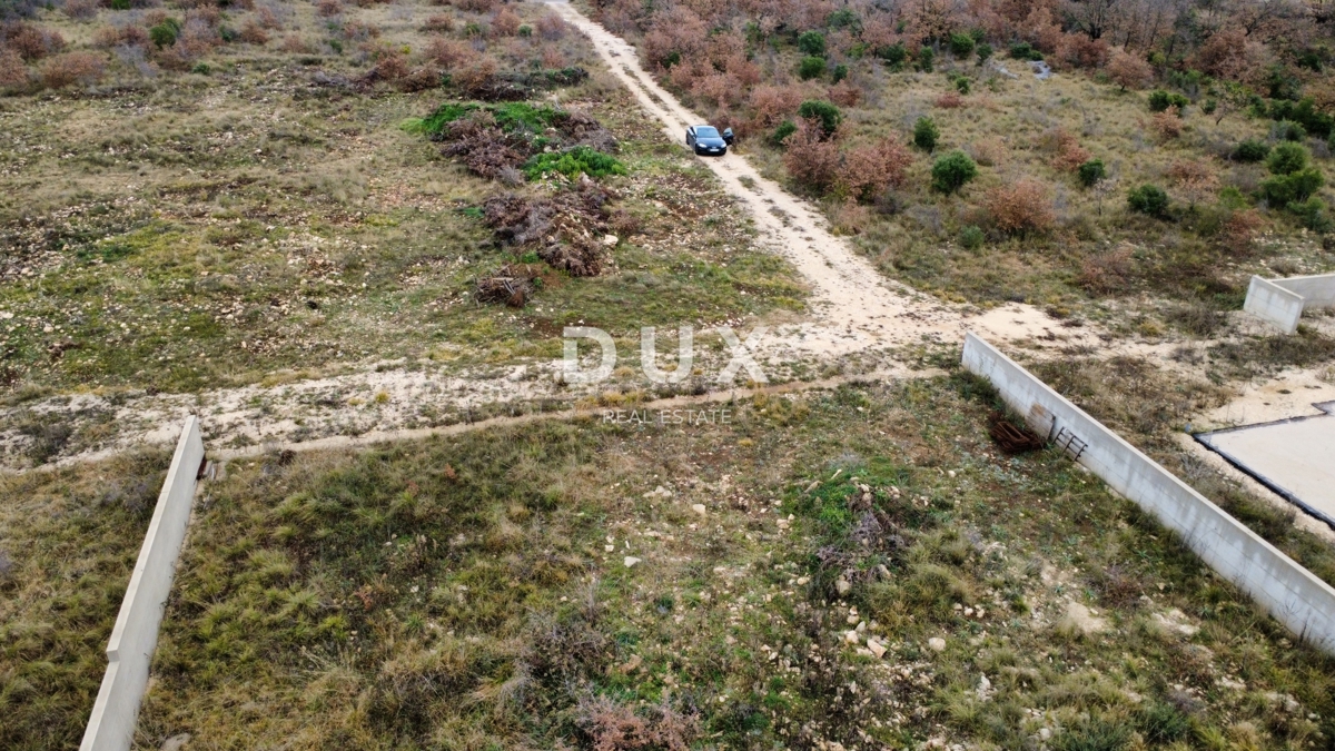 ZADAR, MURVICA - Terreno edificabile con progetto!