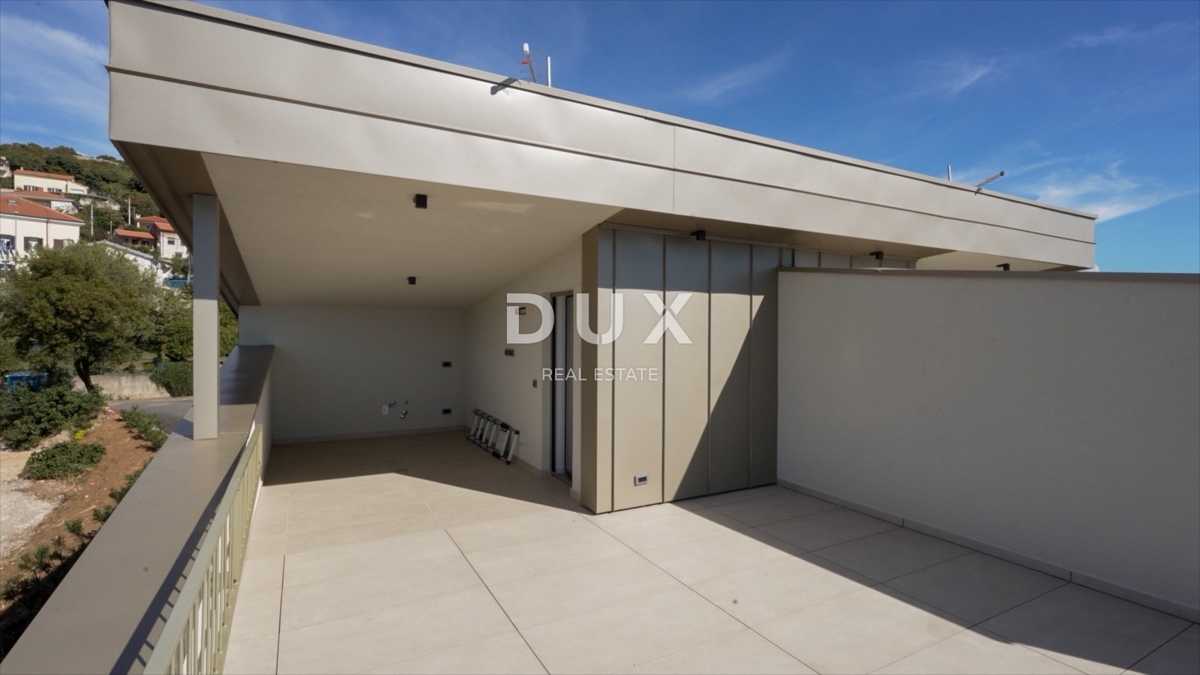 RIJEKA, KOSTRENA - esclusivo appartamento con jacuzzi - nuova costruzione con vista panoramica sul mare! OPPORTUNITÀ!