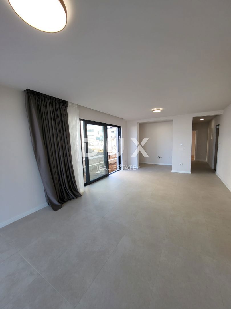 PRIVLAKA, ZADAR - S8 Nuovo edificio di lusso in seconda fila sul mare