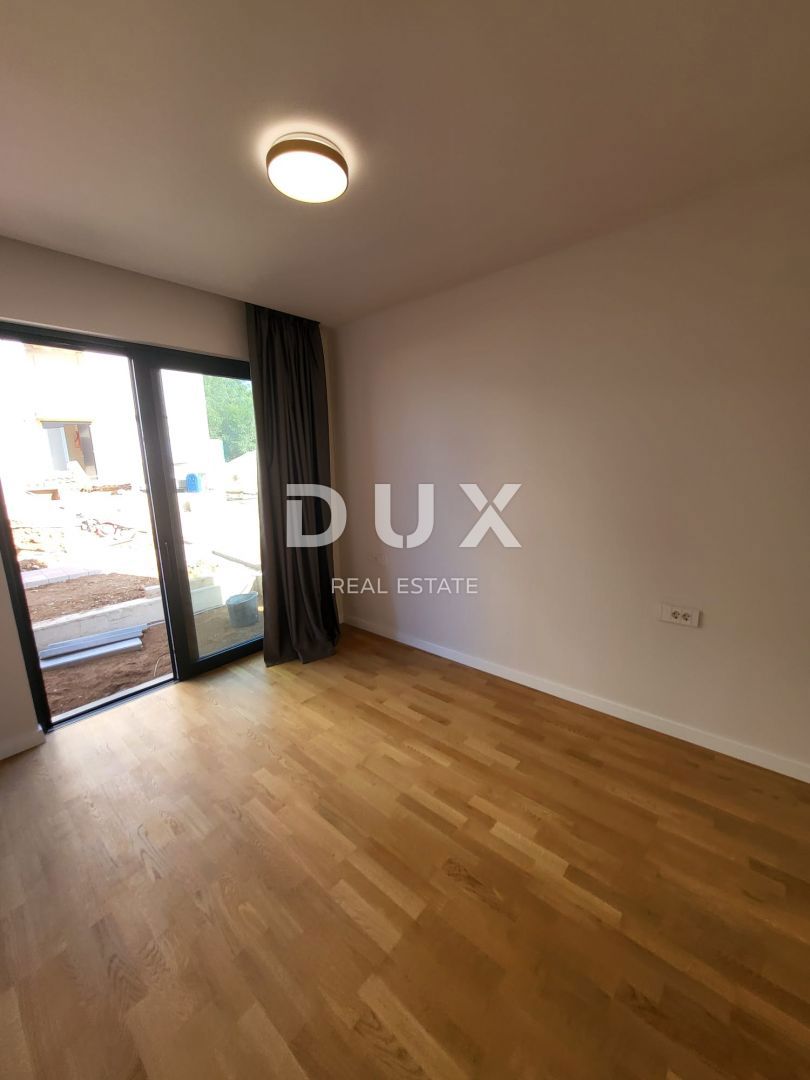 PRIVLAKA, ZADAR - S8 Nuovo edificio di lusso in seconda fila sul mare