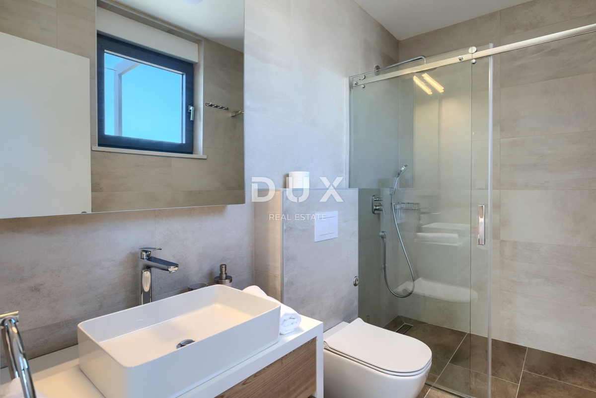 ISTRIA, VERTENIGLA - Elegante villa, la combinazione perfetta tra lusso e pace