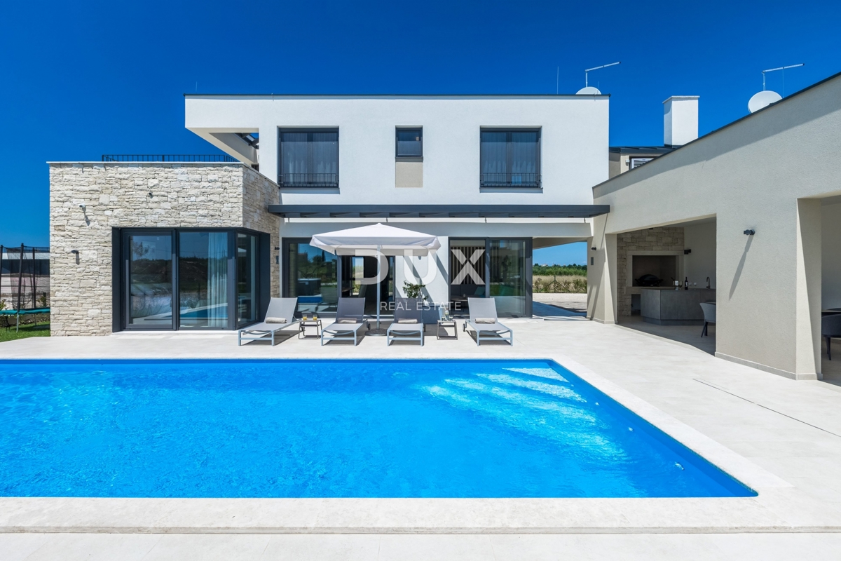 ISTRIA, VERTENIGLA - Elegante villa, la combinazione perfetta tra lusso e pace