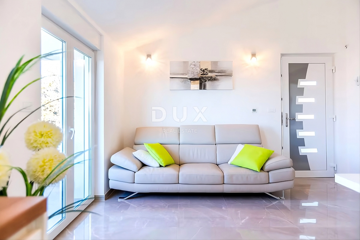 ISTRIA, MEDULIN - Casa con due appartamenti a 100 metri dal mare