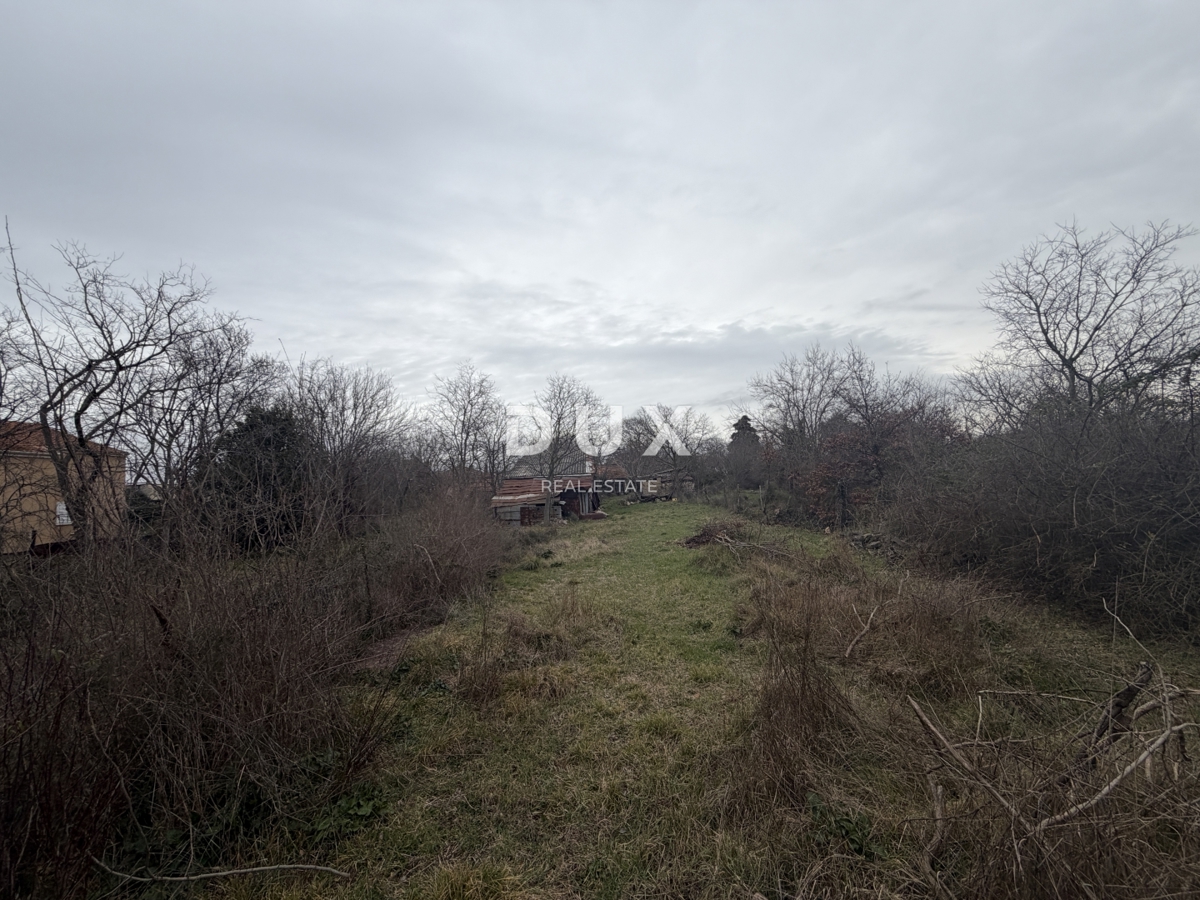 ZARA, ZEMUNIK DONJI - Terreno 2432m²