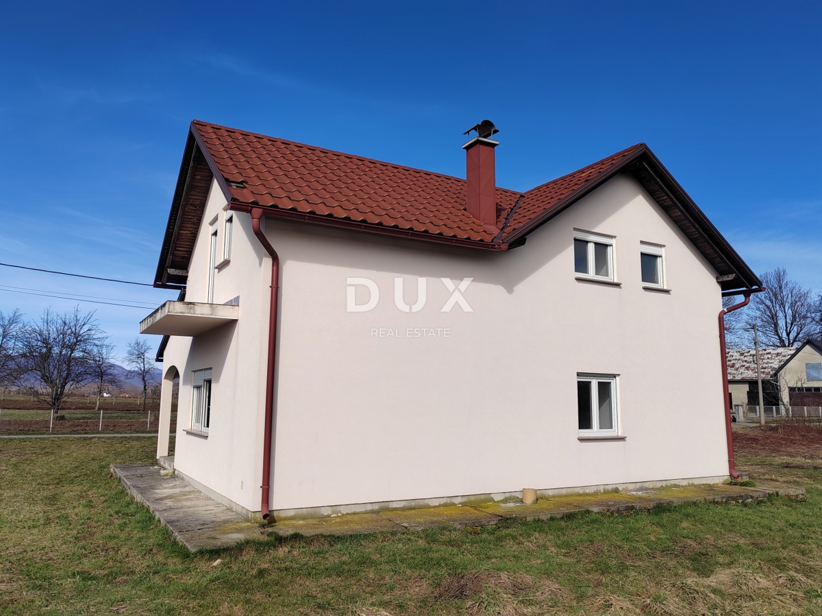 GOSPIĆ - Casa indipendente con ampio giardino e terreno coltivabile