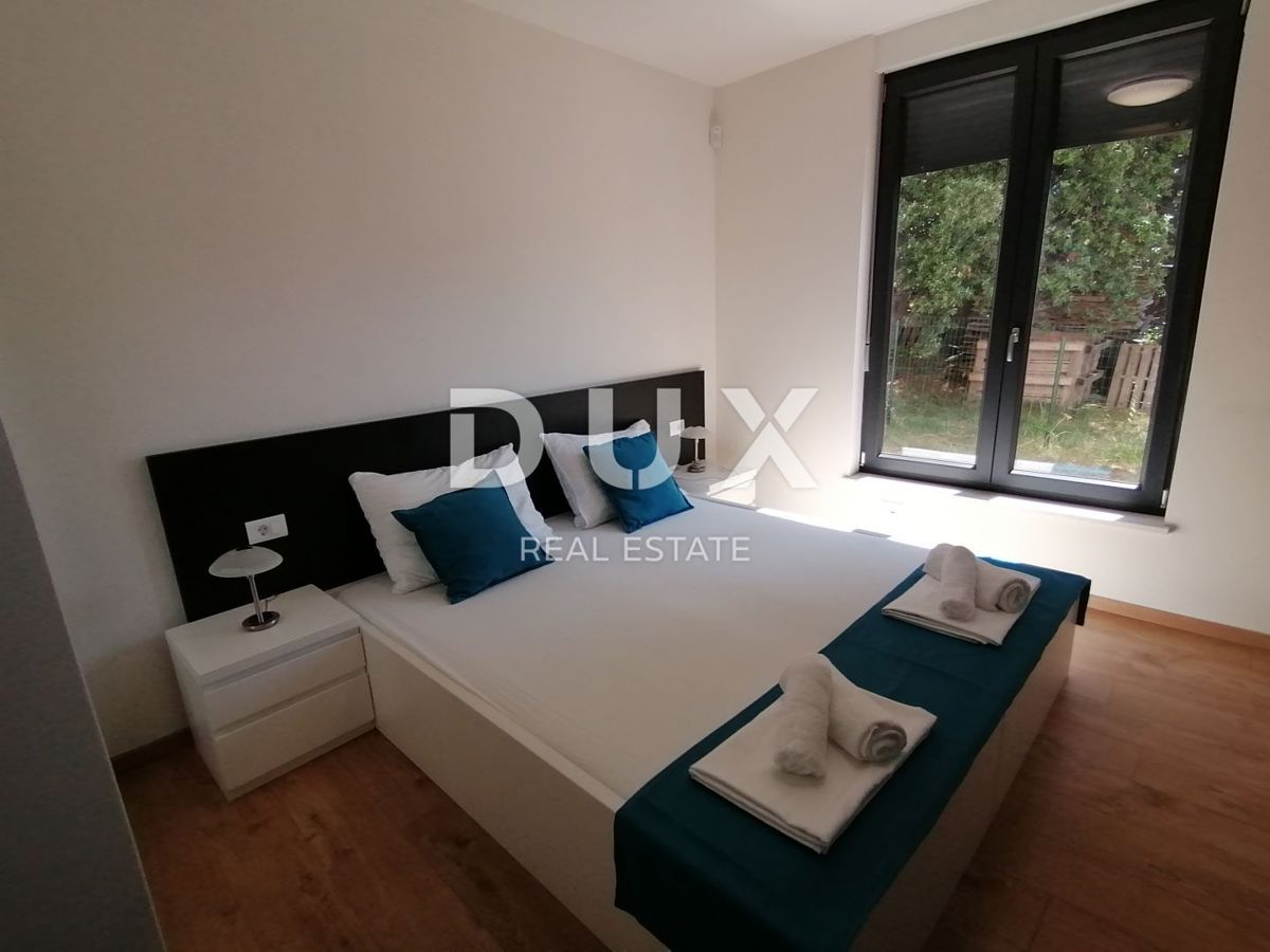 ISTRIA, PJEŠČANA UVALA - Lussuoso appartamento di 200 m2 con 3 camere da letto + soggiorno, prima fila al mare!