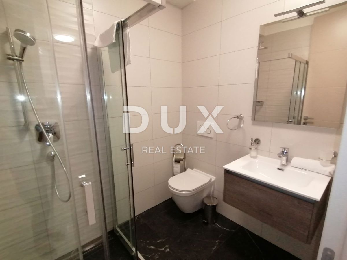 ISTRIA, PJEŠČANA UVALA - Lussuoso appartamento di 200 m2 con 3 camere da letto + soggiorno, prima fila al mare!