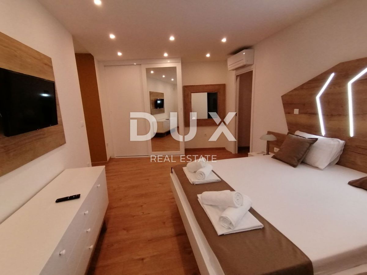 ISTRIA, PJEŠČANA UVALA - Lussuoso appartamento di 200 m2 con 3 camere da letto + soggiorno, prima fila al mare!