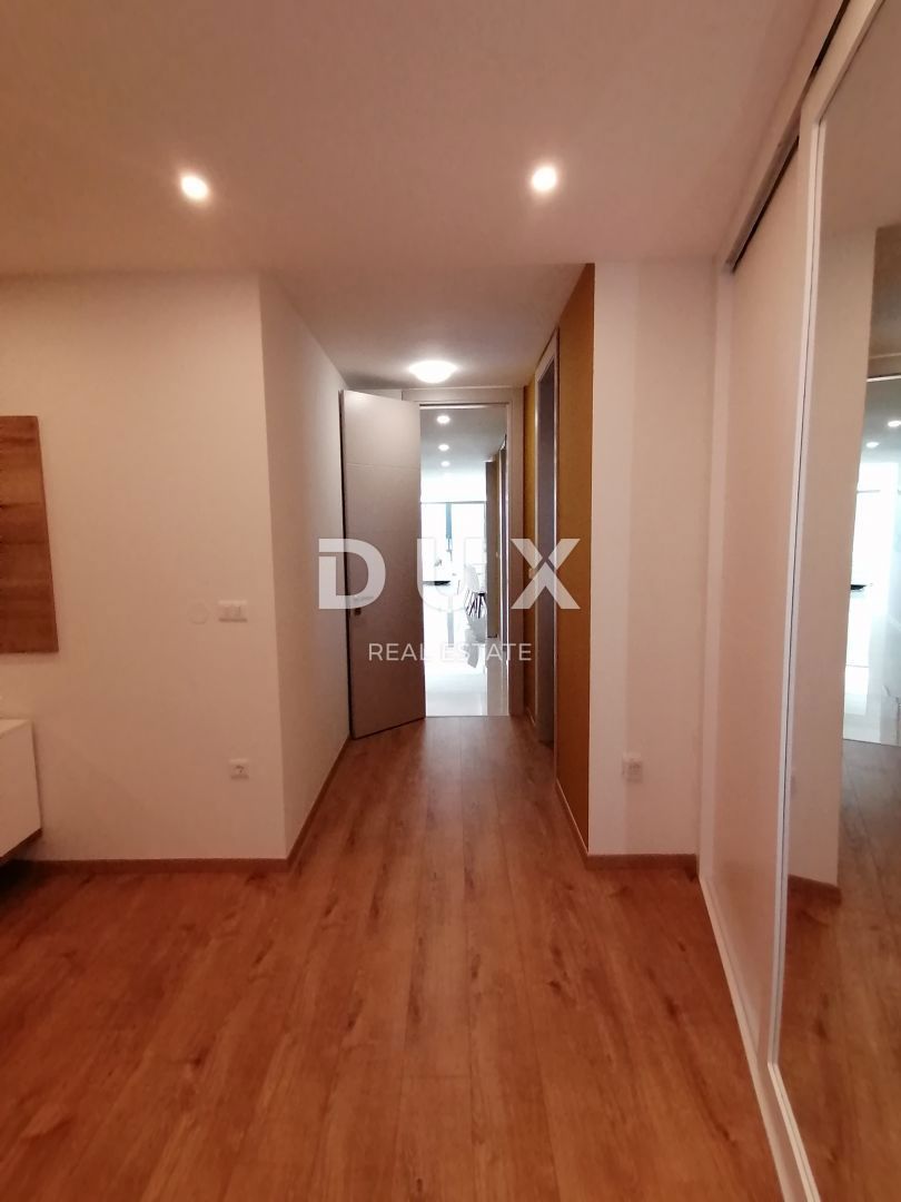 ISTRIA, PJEŠČANA UVALA - Lussuoso appartamento di 200 m2 con 3 camere da letto + soggiorno, prima fila al mare!