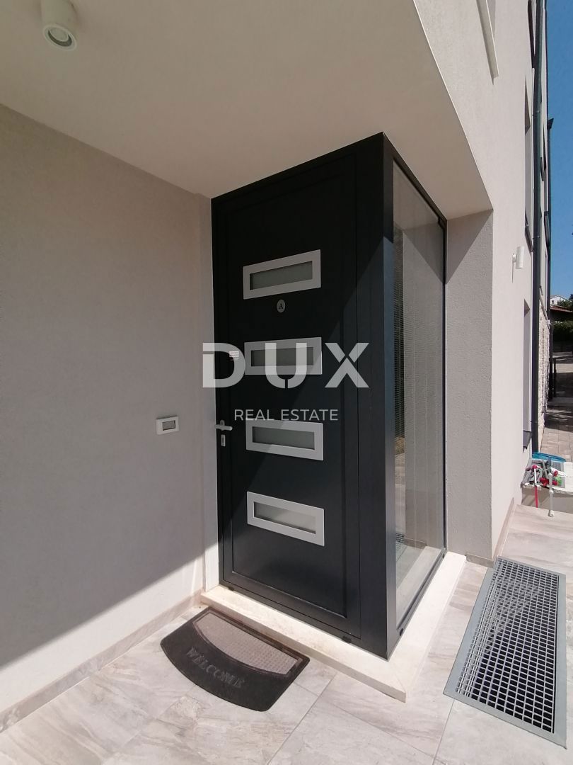 ISTRIA, PJEŠČANA UVALA - Lussuoso appartamento di 200 m2 con 3 camere da letto + soggiorno, prima fila al mare!