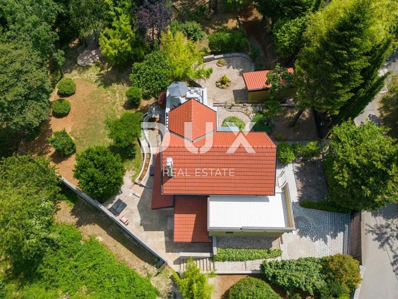 GROBNIK - Casa nel bosco, pace assoluta, aria pulita e perfetto collegamento con mare, montagna e aree picnic, 198 m2