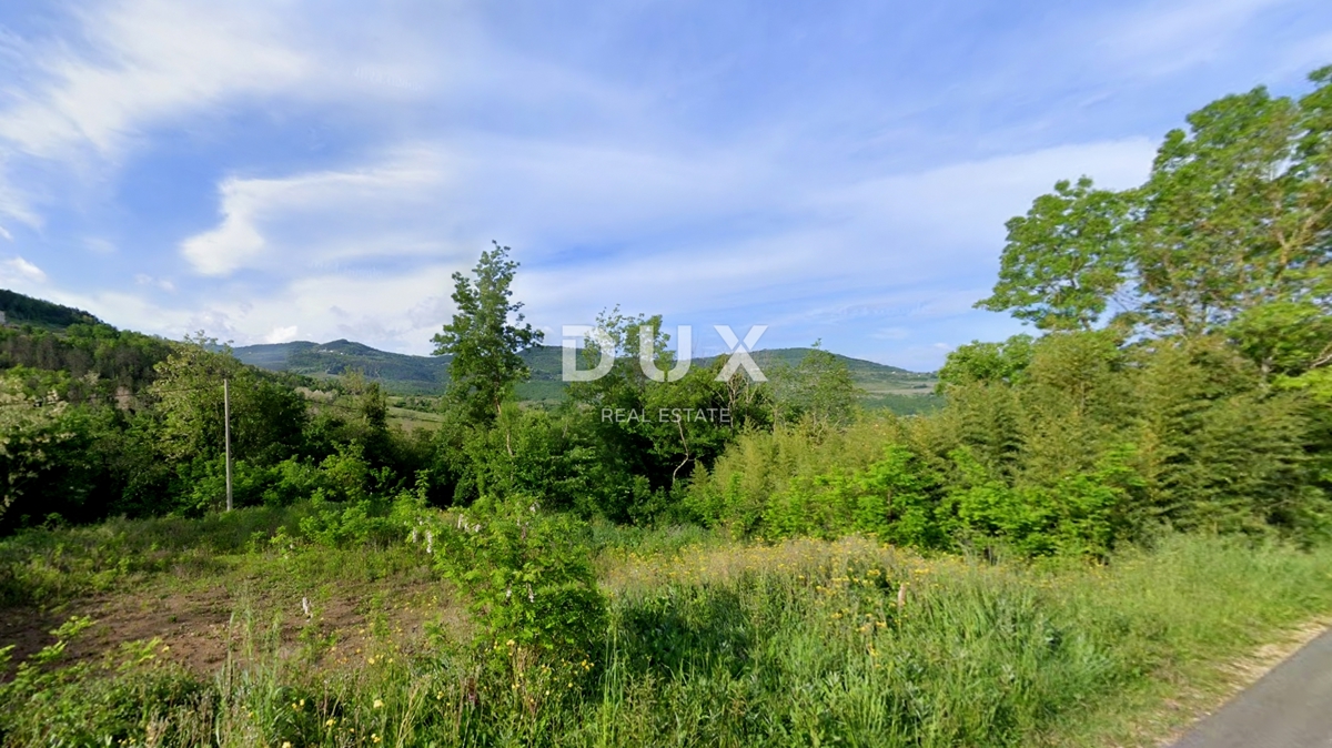 ISTRIA, MONTONA - Terreno con permesso di costruire e vista panoramica