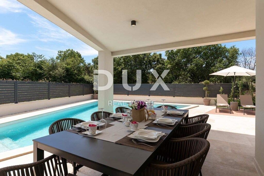 ISTRIA, PARENZO - Casa moderna di lusso con piscina e terrazza sul tetto con vista mare