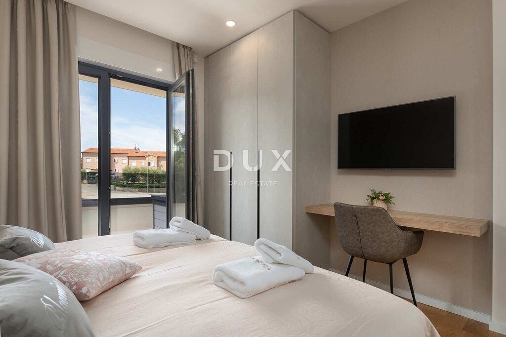 ISTRIA, PARENZO - Casa moderna di lusso con piscina e terrazza sul tetto con vista mare