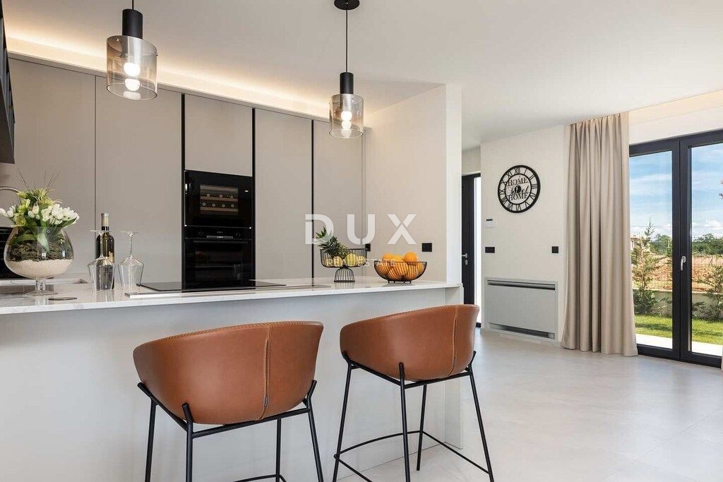 ISTRIA, PARENZO - Casa moderna di lusso con piscina e terrazza sul tetto con vista mare