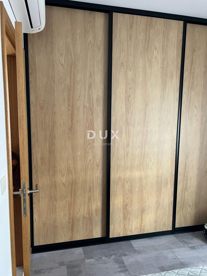 ŠIBENIK, VODICE - Appartamento al piano terra con giardino, terrazza e 2 posti auto