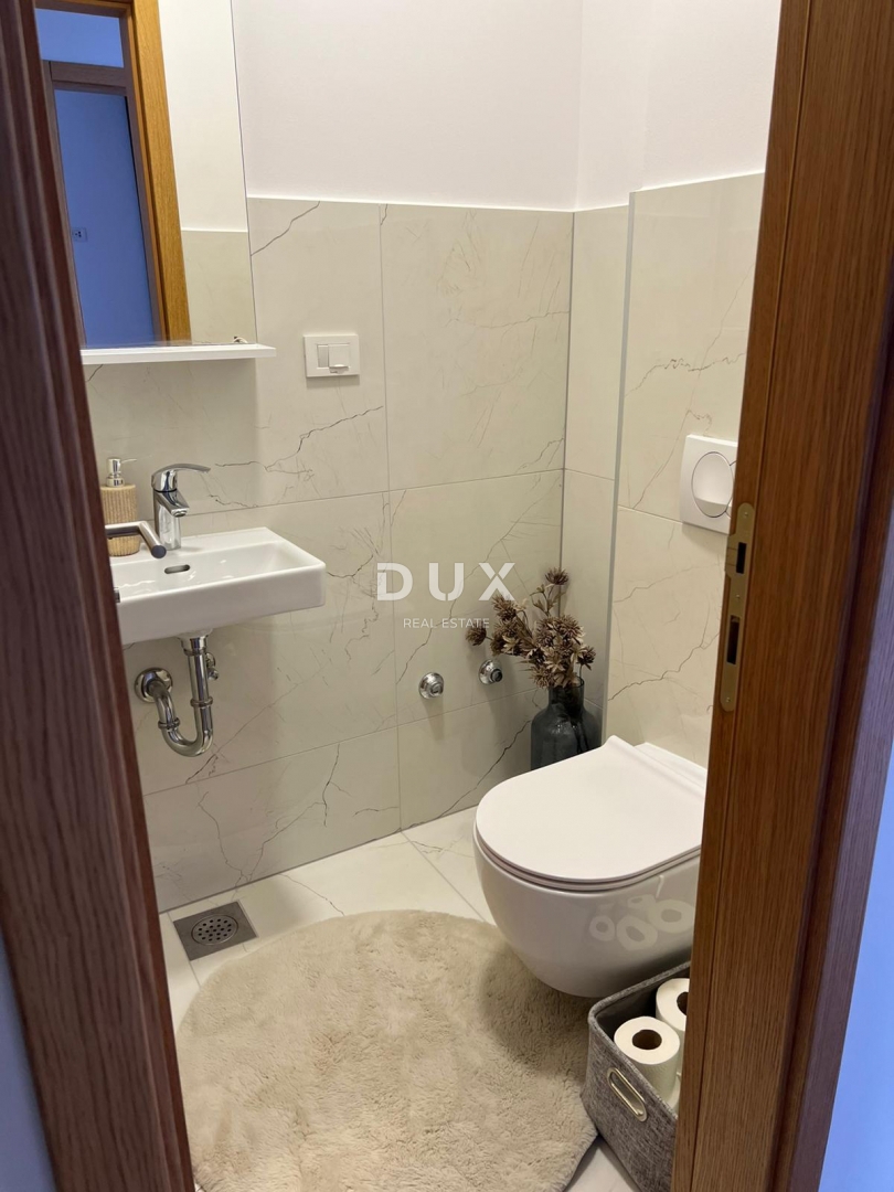 ŠIBENIK, VODICE - Appartamento al piano terra con giardino, terrazza e 2 posti auto