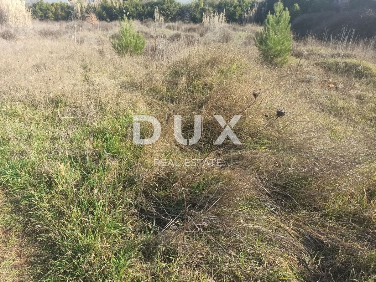 ISTRIA, POLA - Terreno edificabile nella zona commerciale Šijana 2200 m2