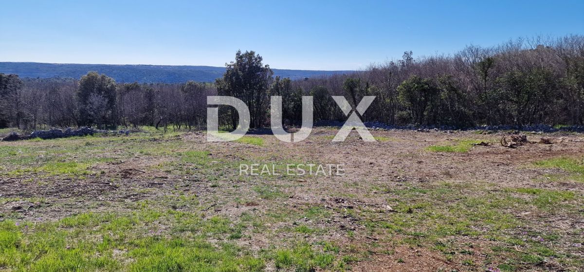 ISTRIA, RABAC - Ampio terreno edificabile con permesso di costruire - Vista mare!