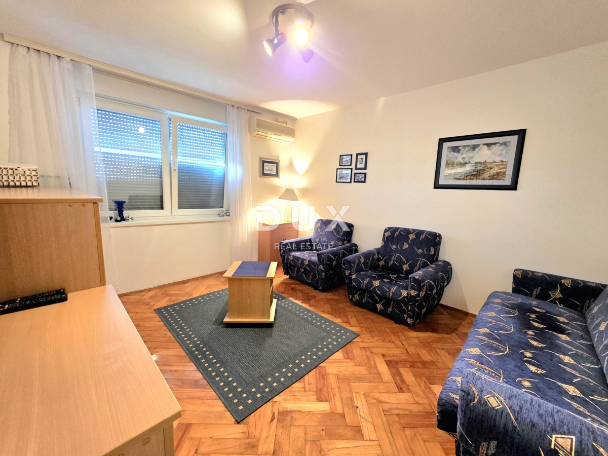 ISTRIA, UMAG - Appartamento in vendita con 2 camere da letto + soggiorno, terrazza, cortile, parcheggio, vicino al centro.