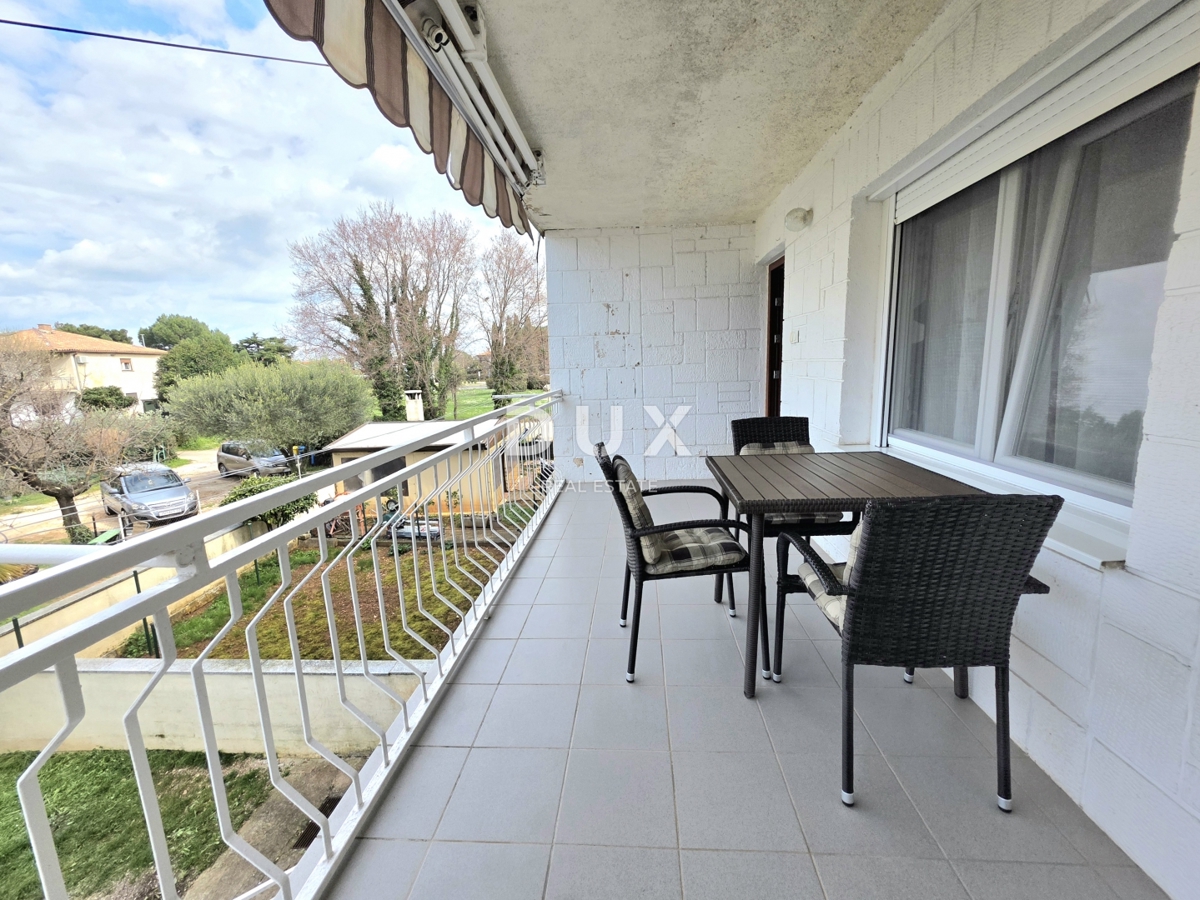 ISTRIA, UMAG - Appartamento in vendita con 2 camere da letto + soggiorno, terrazza, cortile, parcheggio, vicino al centro.