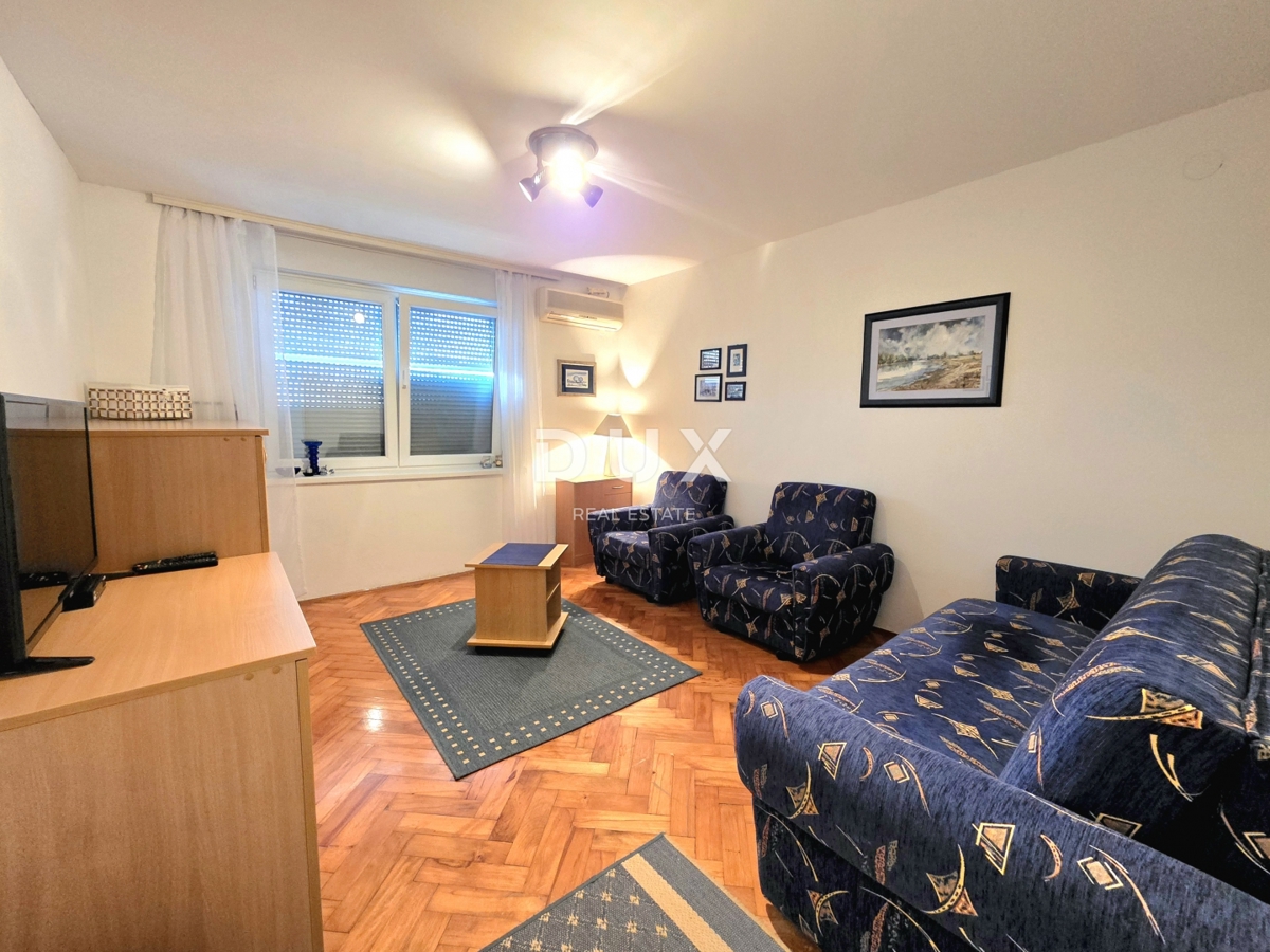 ISTRIA, UMAG - Appartamento in vendita con 2 camere da letto + soggiorno, terrazza, cortile, parcheggio, vicino al centro.