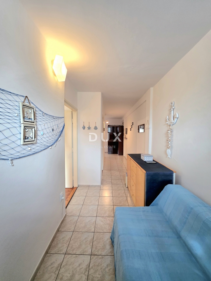 ISTRIA, UMAG - Appartamento in vendita con 2 camere da letto + soggiorno, terrazza, cortile, parcheggio, vicino al centro.