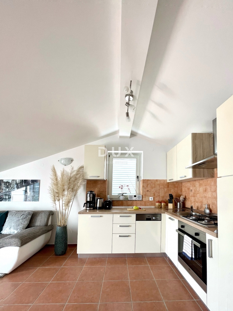 IKA, OPRIĆ – moderno appartamento con due camere da letto, terrazza e vista mare