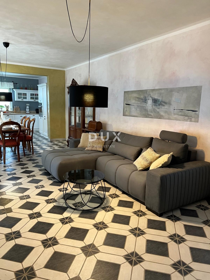 ISTRIA, LABIN - Casa con piscina in posizione tranquilla