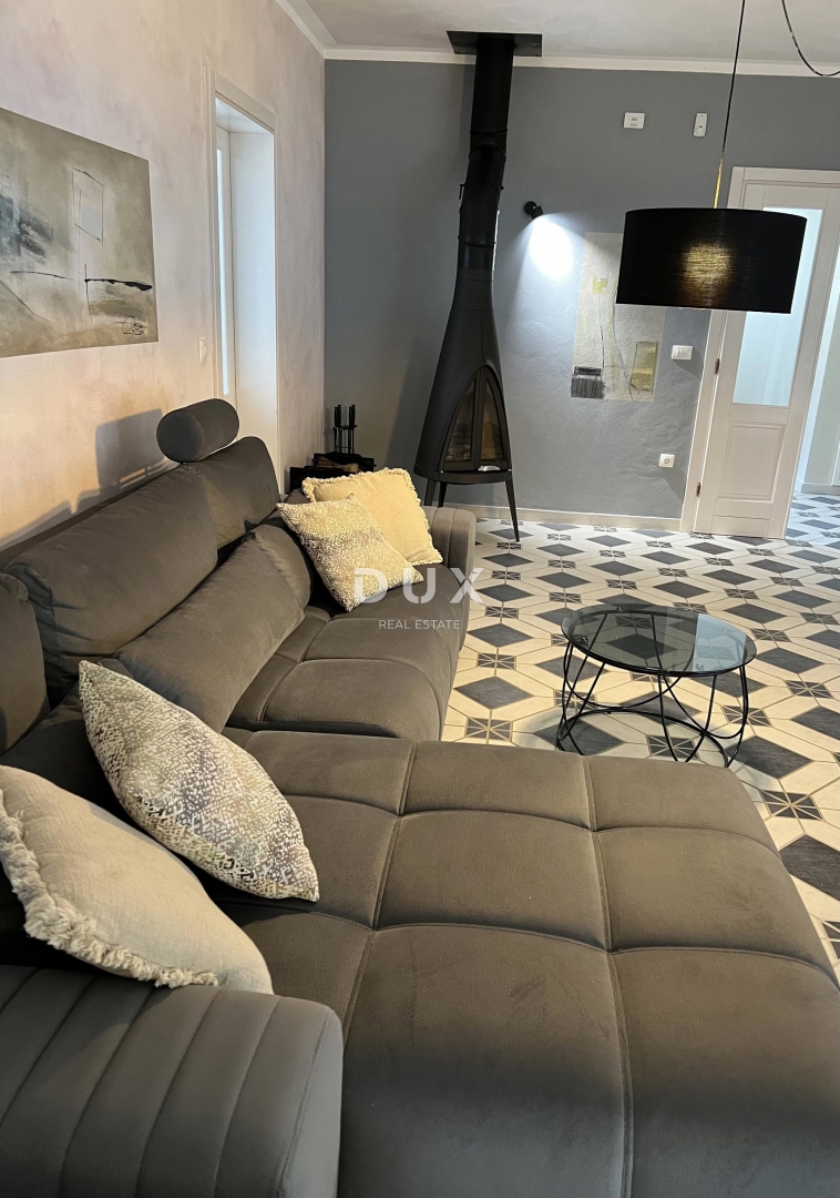 ISTRIA, LABIN - Casa con piscina in posizione tranquilla