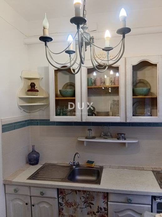 ISOLA DI KRK, MALINSKA - appartamento al piano terra di 41,21 m2, vicino al mare e al centro