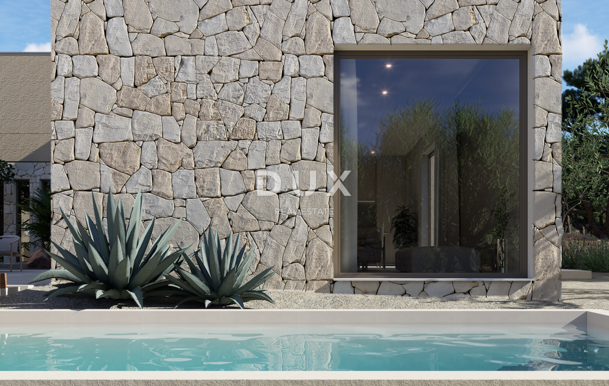 DALMATIA, PRIMOŠTEN - Terreno edificabile con permesso di costruzione + parte agricola