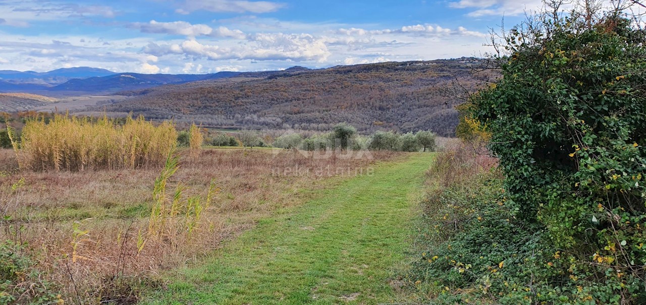 Terreno Grožnjan, 114.440m2