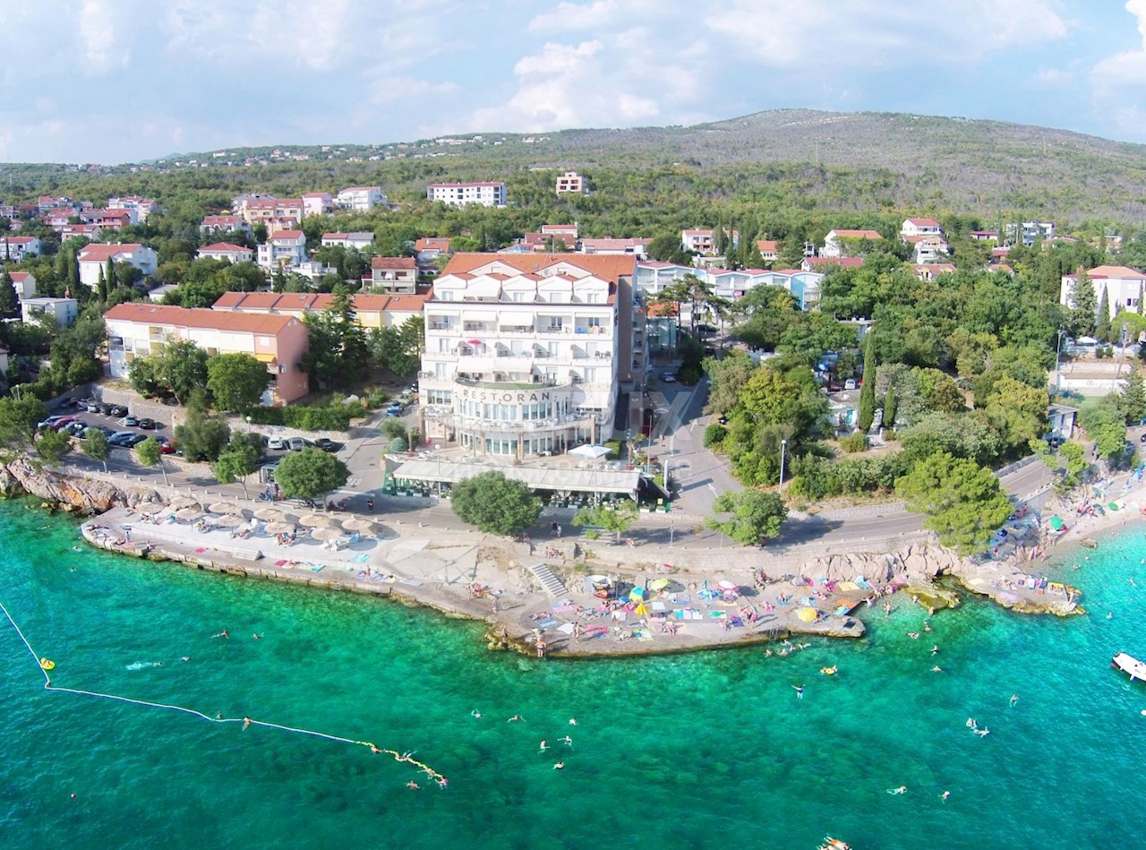 SELCE - CRIKVENICA, Hotel 1 ° fila al mare