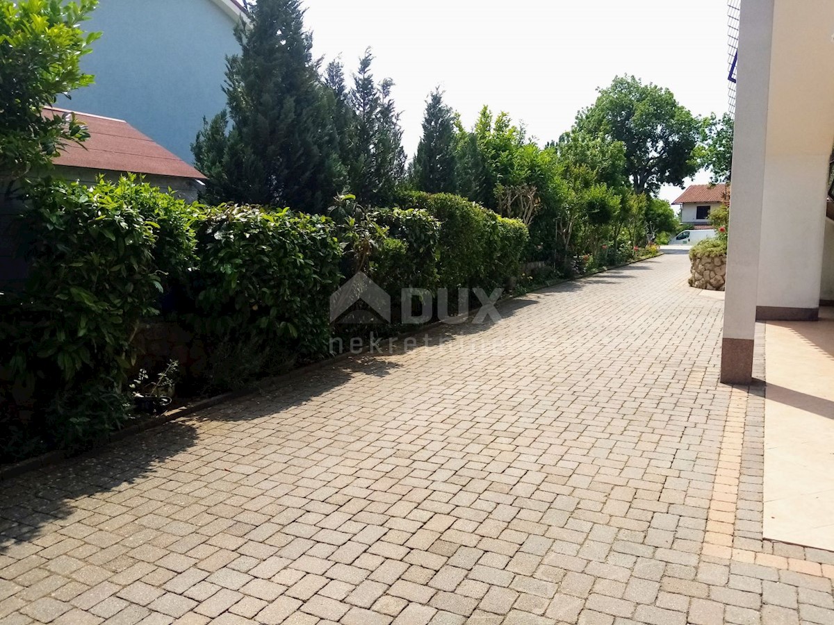 ISTRIA, LABIN - Bella casa vicino alla città con giardino paesaggistico